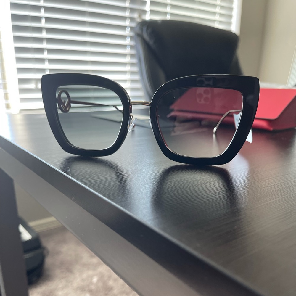 NWT Fendi sunglasses for women